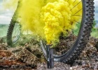 Фотографируем с цветным дымом велосипед