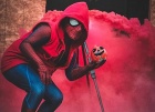 Фотосессия в образе человека-паука с дымом