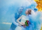 Свадебное фото с цветным дымом