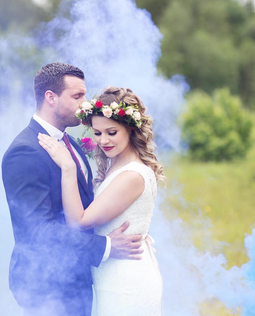 Фиолетовый цветной дым купить в Москве для свадьбы